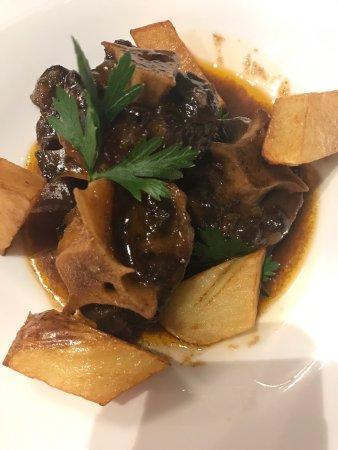 Enye by Chele Gonzalez